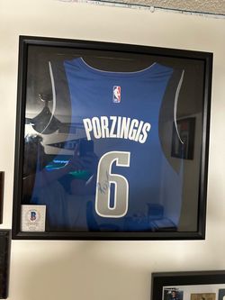 Porzingis signed Mavericks Jersey