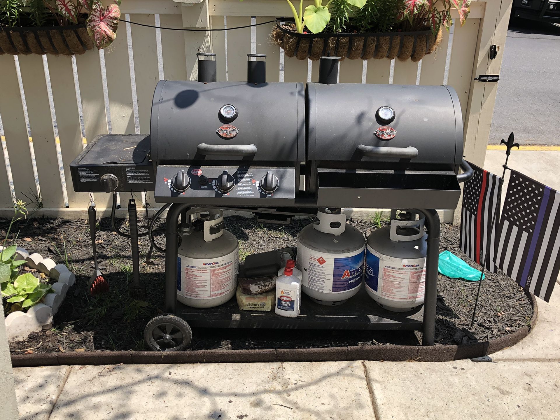 Gas-Charcoal combo grill