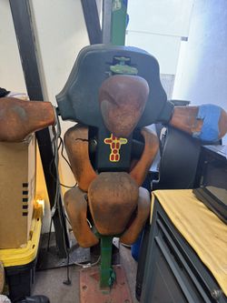 Electronic Punching Dummy with Control Unit – Perfect for Martial Arts Training