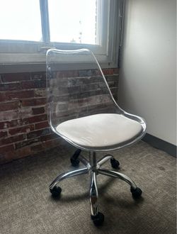 Clear Acrylic Vanity/Desk Chair – Adjustable & Rolling