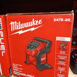 MILWAUKEE M12 COMPACT INFLATOR (TOOL ONLY)