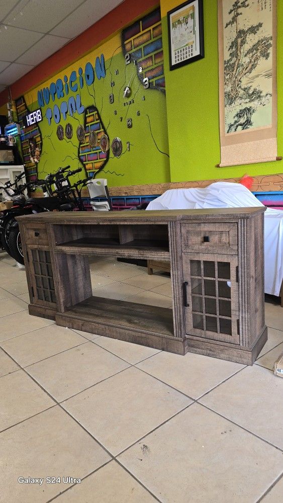 70"Farmhouse Highboy Entertainment Center. You can install an 36" electric fireplace. (Not included).
Dimensions L x W x H 15.5 x 70 x 31.5 inches