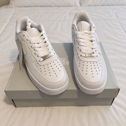 New Nike Air Force 1 Size 8.5 M