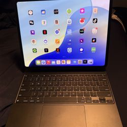 Ipad Pro 13 With Magic Keyboard 