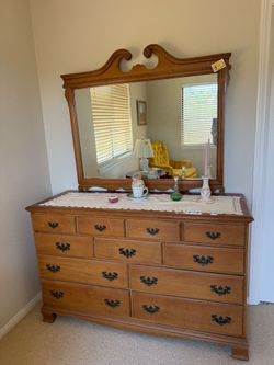 Vintage maple dresser w/ mirror