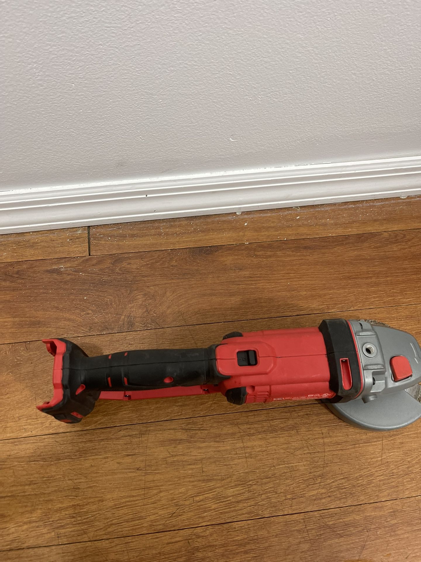 Craftsman V20 4-1/2 in Cordless Small Angle Grinder With Free 4AH Battery