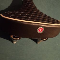 Schwinn Comfort Bike SEAT Brand New