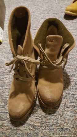 UGG excellent condition ,8.5 $ 80
