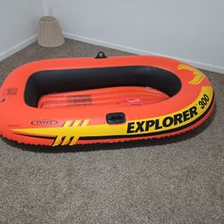 Intex Explorer 300 3-Person Inflatable Boat Set