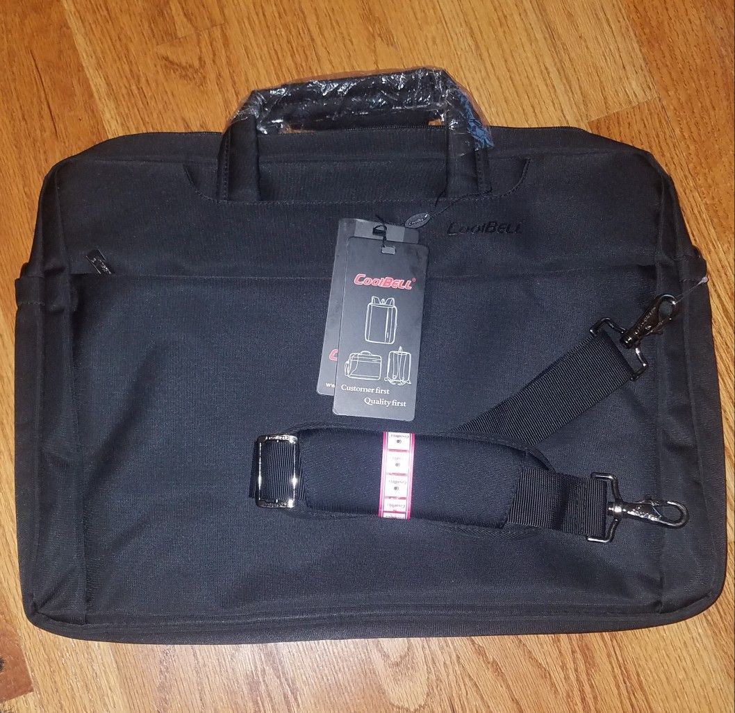 NWT. COOLBELL LAPTOP BAG