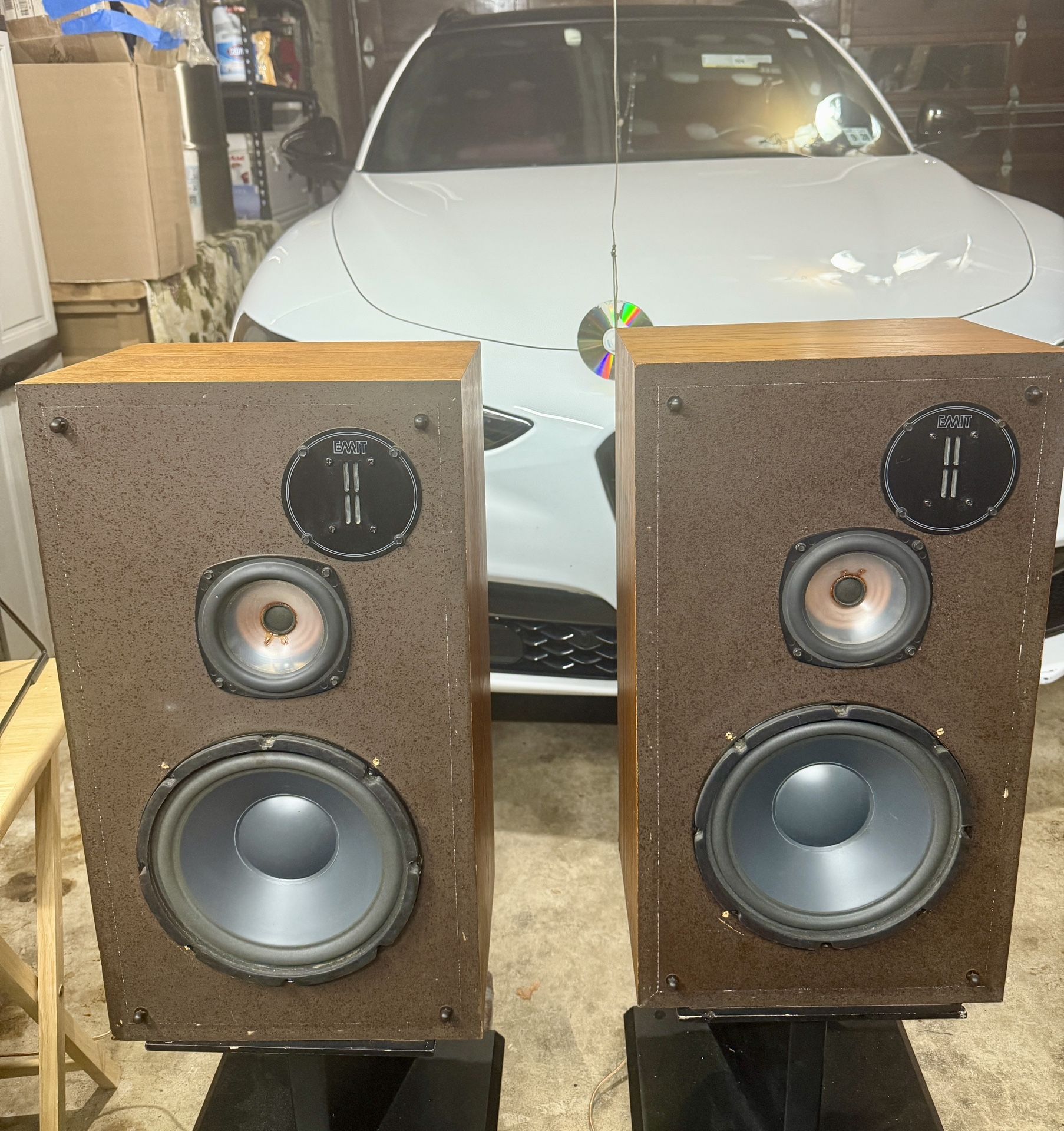 Vintage Infinity RSb Speakers ( Please Read )