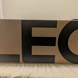 Lenovo Legion Go S 8” 120hz Ryzen Z2 Go 32Gb 1Tb floor model 