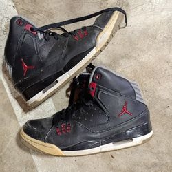Used Michael Jordan Basketball Shoes: Size 7