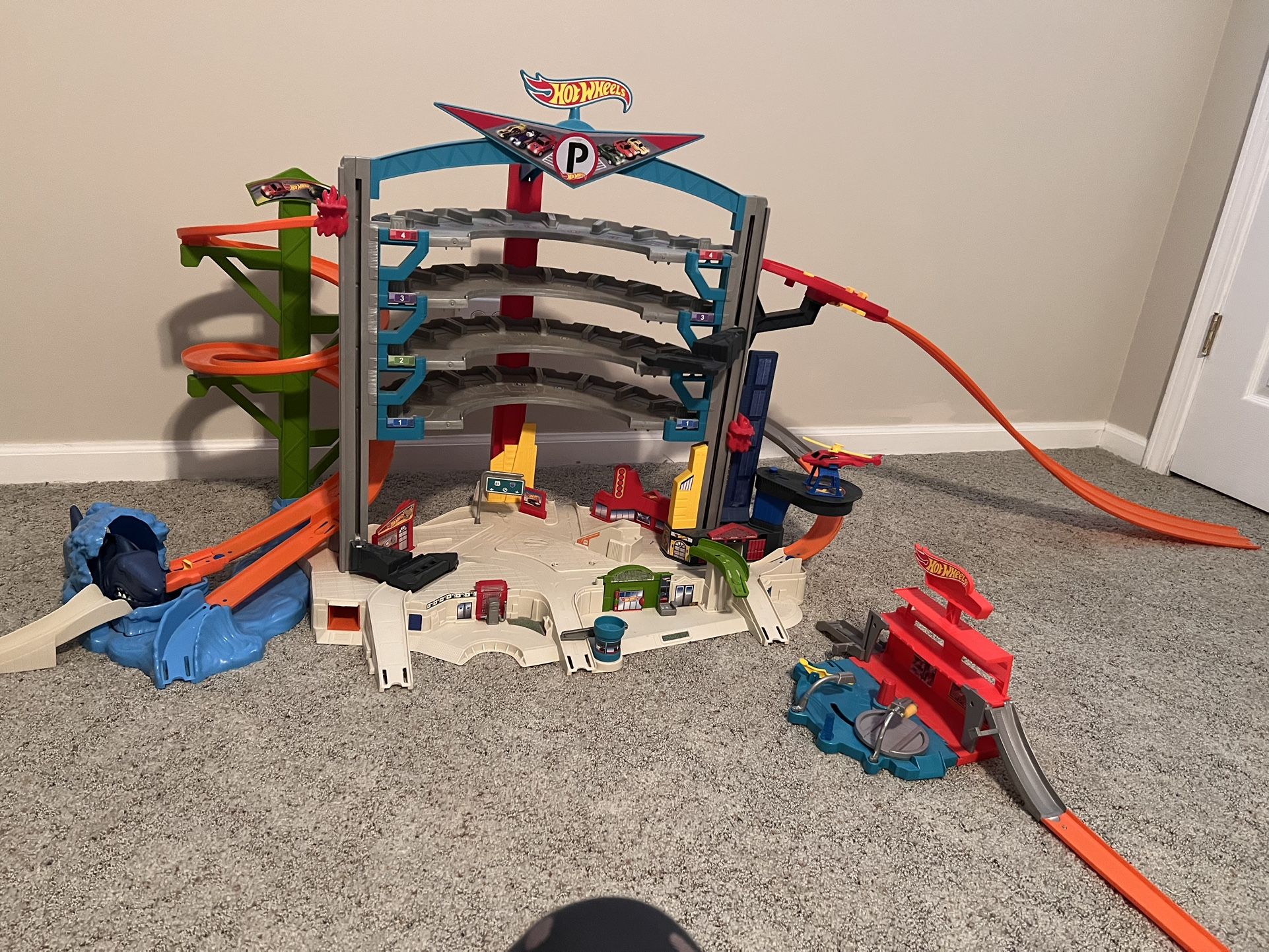 Hot Wheels Ultimate Garage