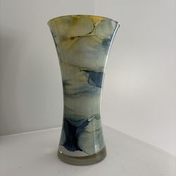 BEAUTIFUL GLASS VASE  NEW!!
