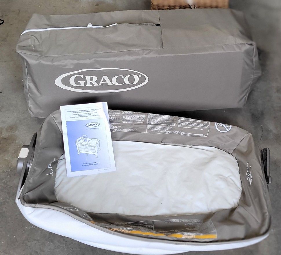 Graco Pack N' Play With Bassinet