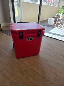 YETI roadie Hard Cooler new