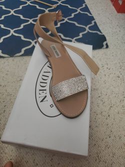 Steve Madden Sandals Size 7.5w
