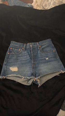 Women's Levi's 501 button up shorts