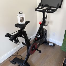 Peloton Bike – 2nd Generation + Extras!