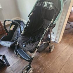 Graco Quick Fold Stroller And Carseat And Base 