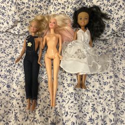 3 Dolls