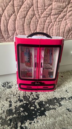 Barbies Closet