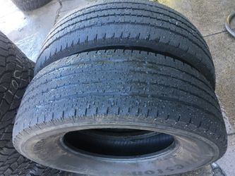 18" 2 used tires LT275/70R18 10 ply