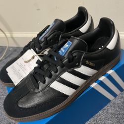 Women’s Samba’s Size 9.5 