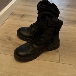 Women.!!Security Boots  Good Condition.!!!! Size  6R