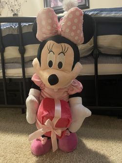 Standing Minnie Mouse