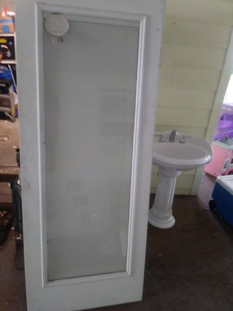 79x32 exterior door with built-in blinds $80