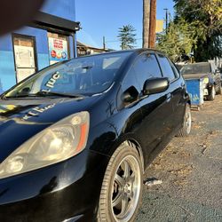 Selling Honda Fit 2010 