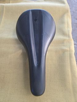 Specialized henge saddle