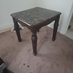 End Table And Coffe Table Set From Ashleys