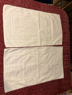 White 100% Cotton Hotel-Style Banded Bath Mat / Bathroom Floor Towels (19" x 33", Pack of 2)