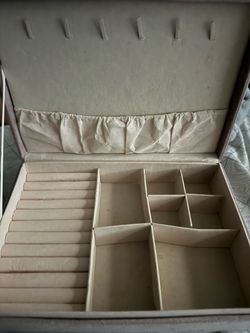 Jewelry box