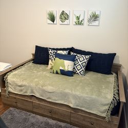 Day Bed 