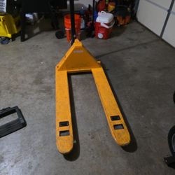 5500LB Capacity Uline Pallet Jack