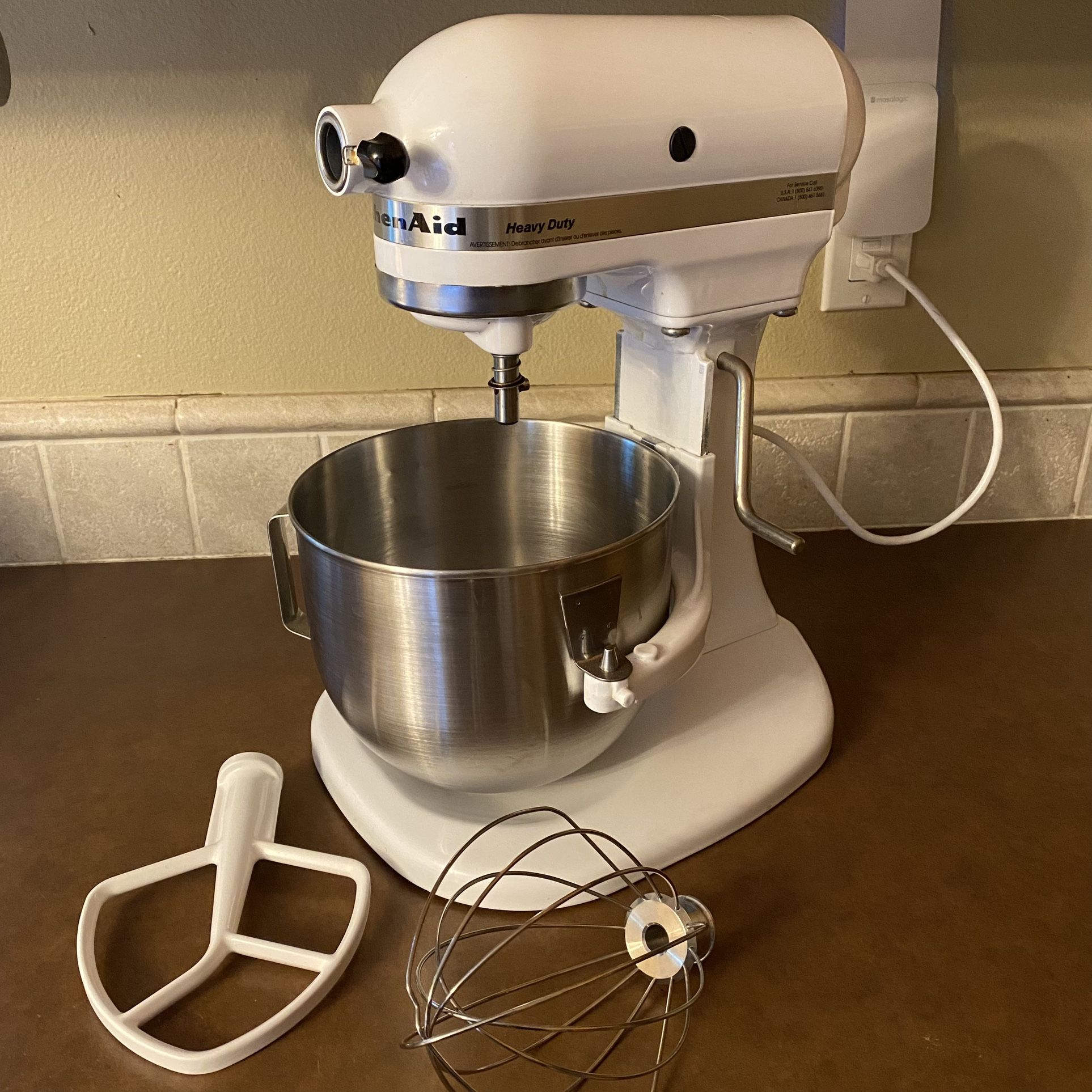 KitchenAid K5SS White Heavy Duty Series 5qt Lift Stand Mixer w Attachments