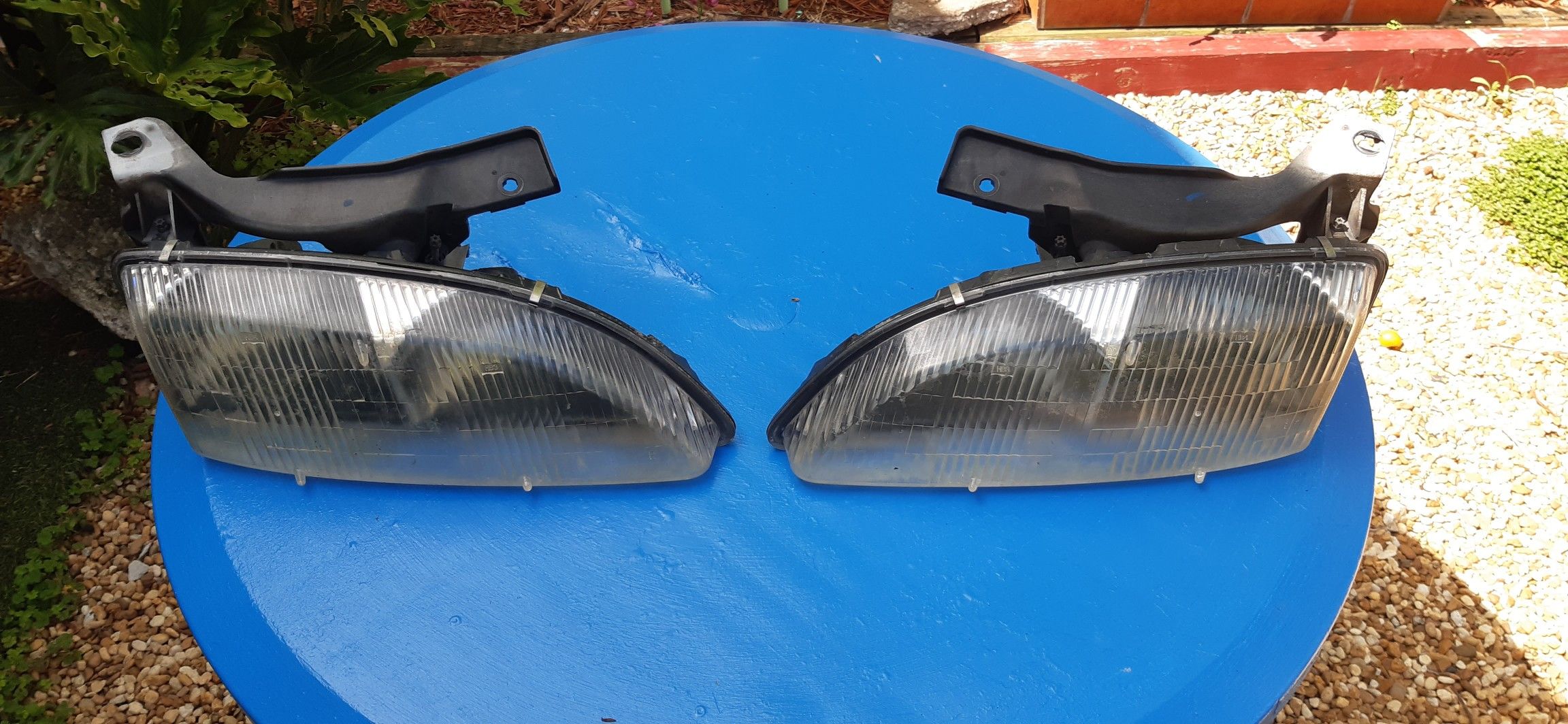 Headlight assembly unit