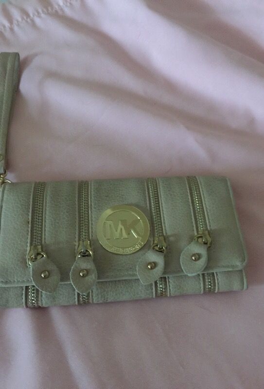 Nice Michael Kors wallet