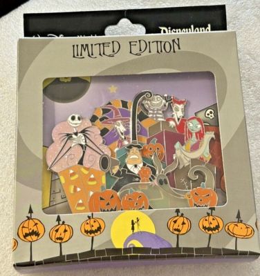 Disney pins PP74025 Tim Burton's Nightmare Before Christmas Jumbo (Surprise)