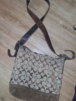 Coach Signature Canvas Crossbody Bag