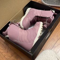Womans Burton Snowboarding Boots