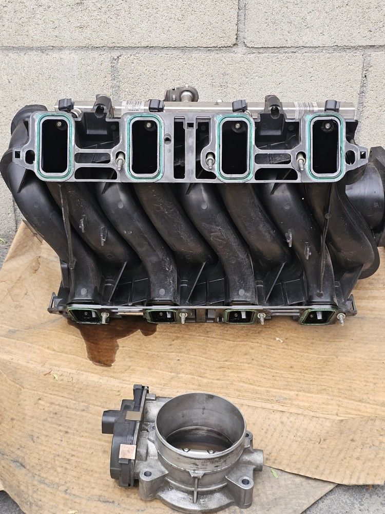Ls3 Intake Manifold With FAST 85lb Injectors