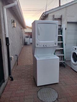 Stackable washer gas dryer