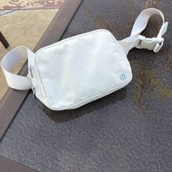 Lulu lemon belt Bag