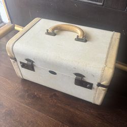 Vintage Make Up Case $25