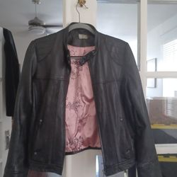 women's fitted leather jacket